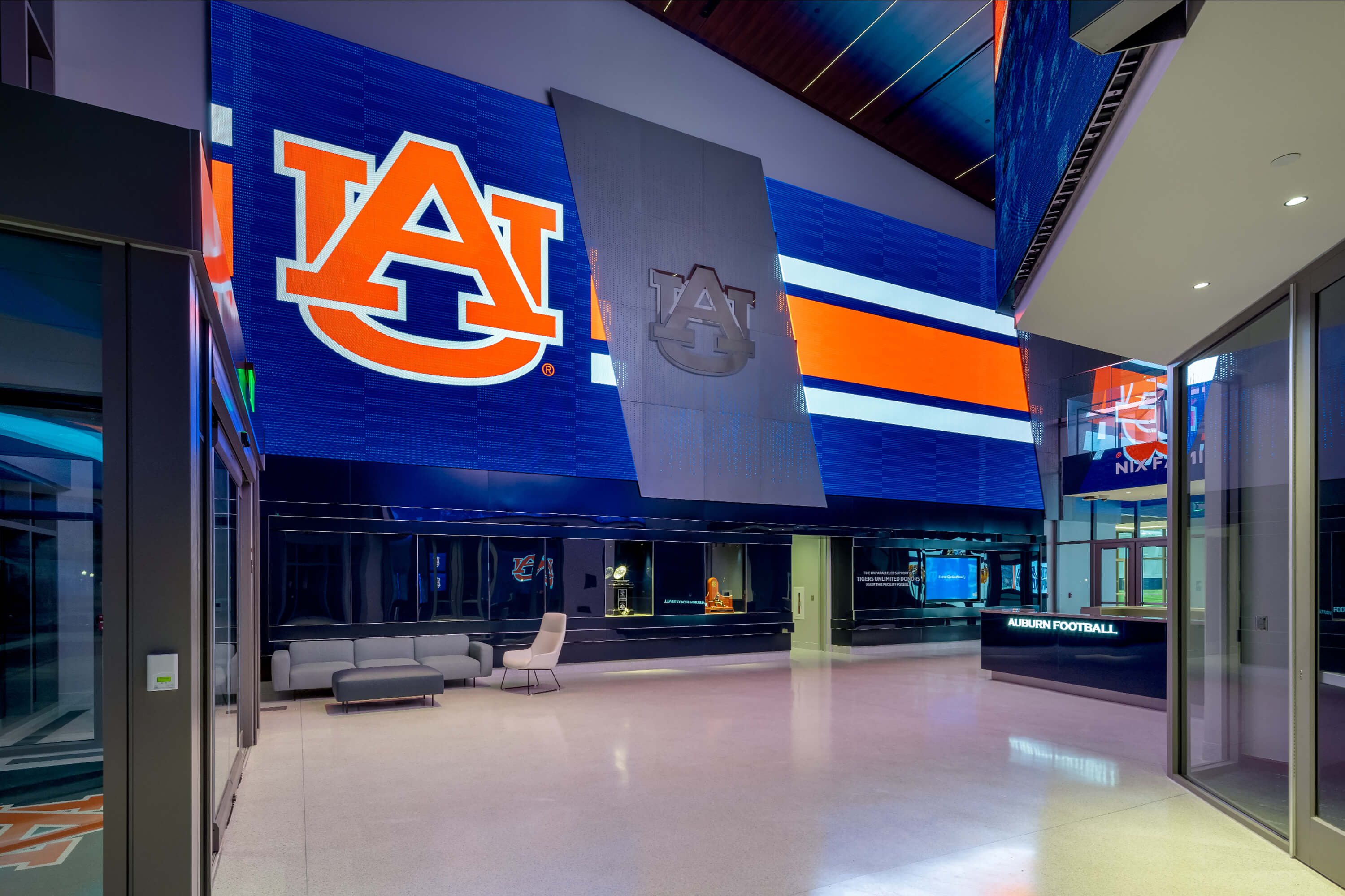 Auburn upgrades locker room with new look 